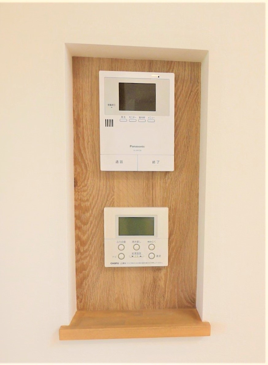 リビング階段×ニッチ収納　生活感ゼロの美空間