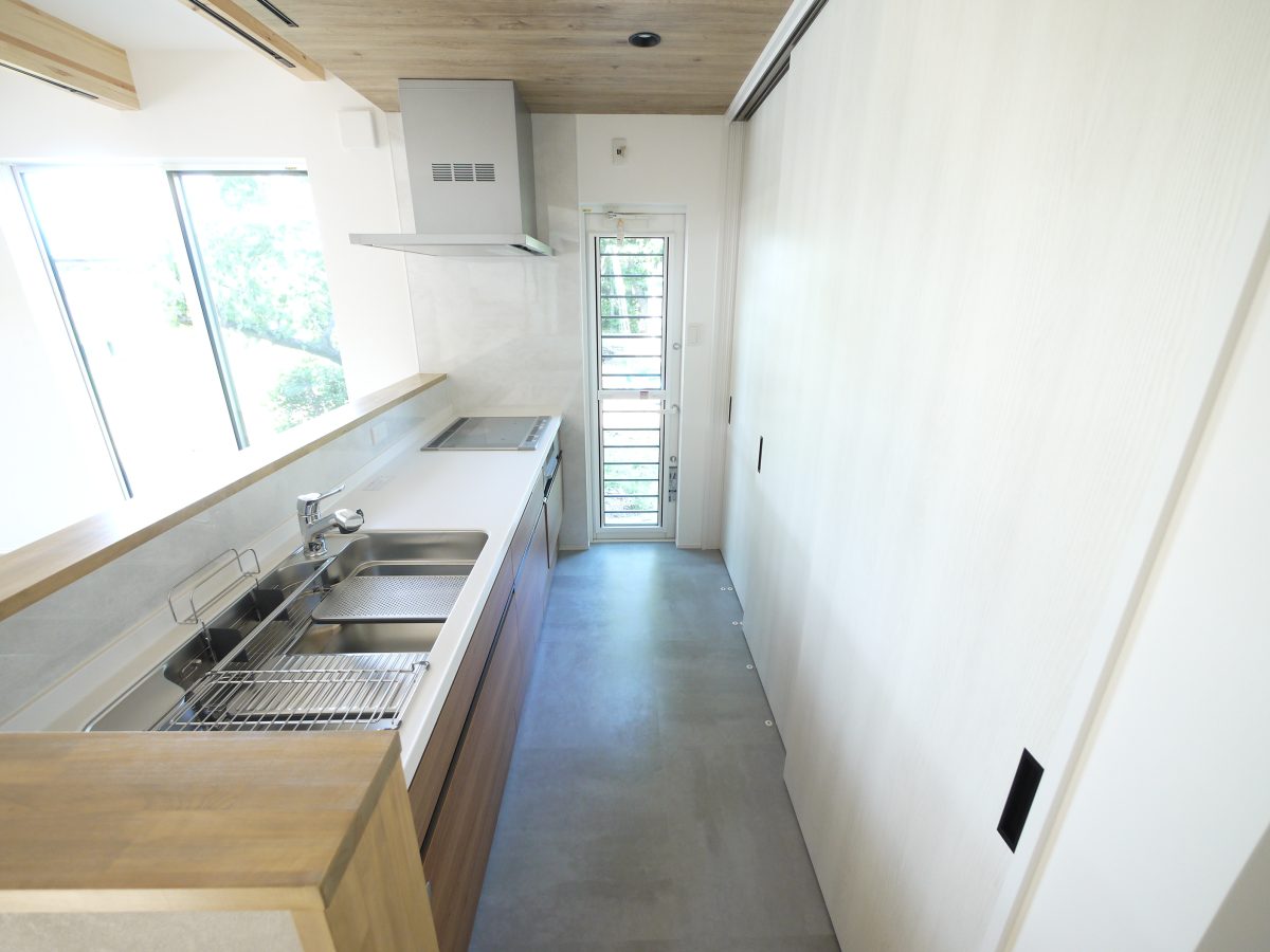 対面キッチン×大容量壁面収納で生活感ゼロ